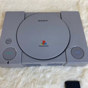 Original PlayStation works great no cords or controller